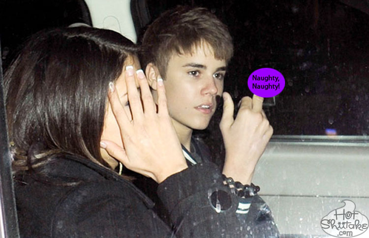 Justin Bieber Middle Finger